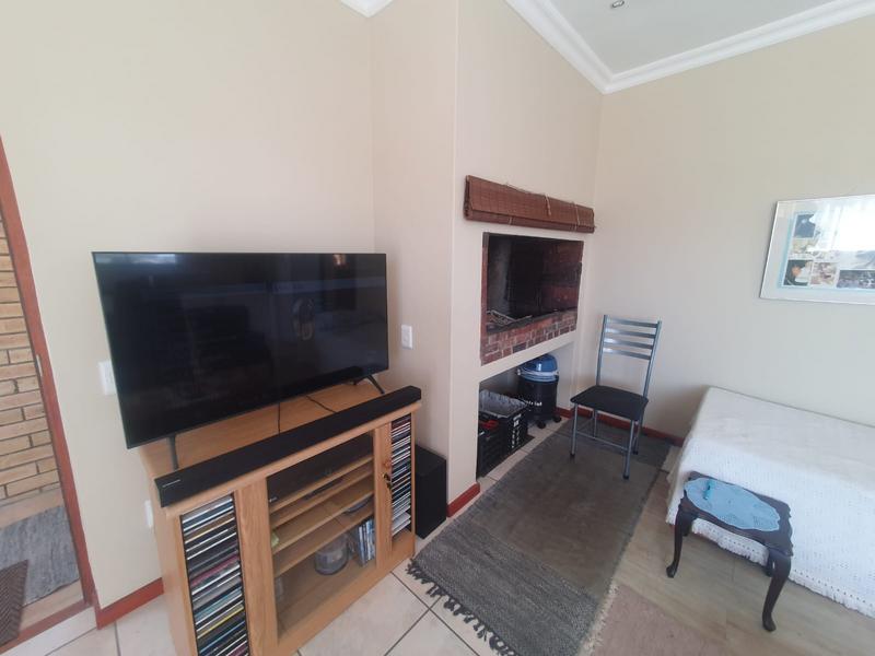 4 Bedroom Property for Sale in Franskraal Western Cape
